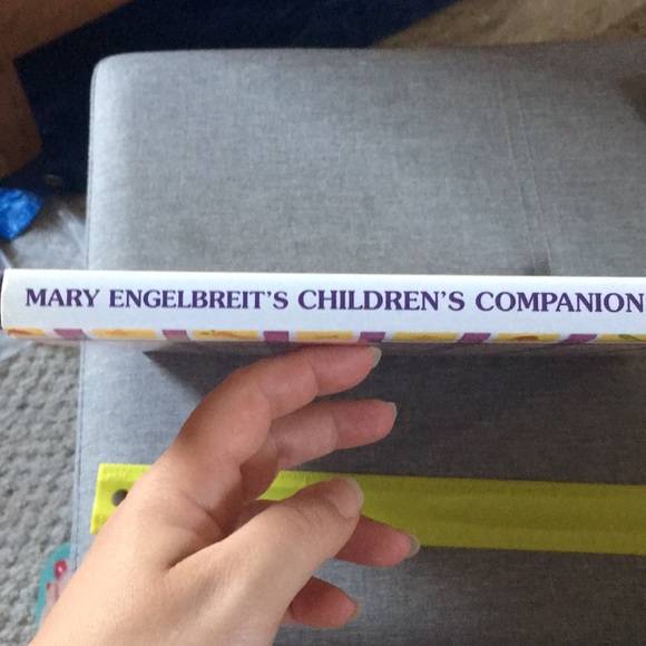 Mary Engelbreit’s Children’s Companion Book - Picture 9 of 9